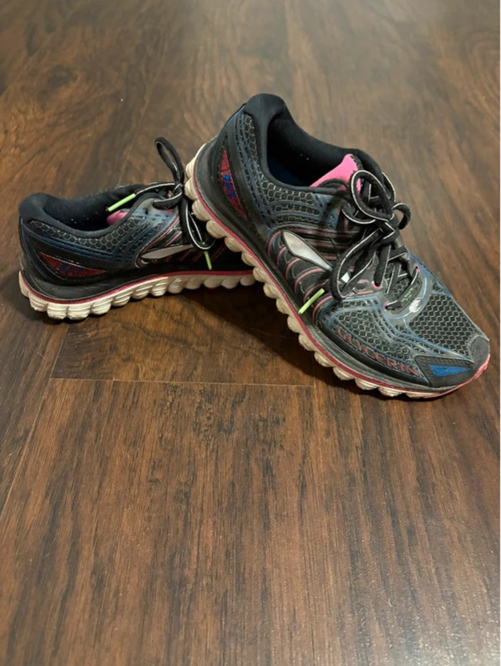 Brooks size 8.5 black & pink GUC